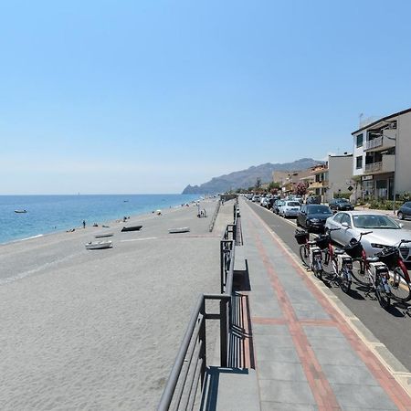 Marina D'Agro Residence Santa Teresa Di Riva Dış mekan fotoğraf
