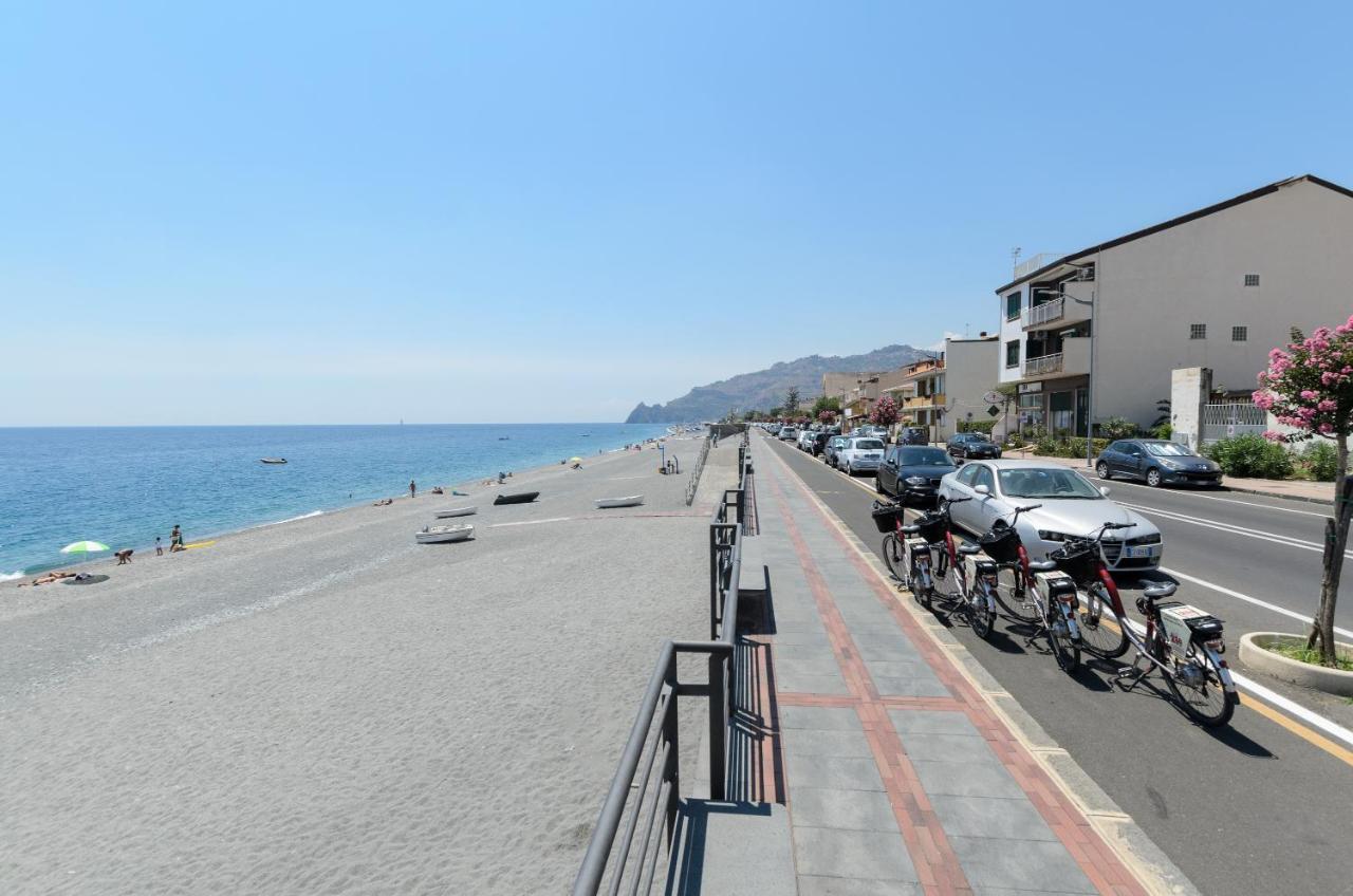 Marina D'Agro Residence Santa Teresa Di Riva Dış mekan fotoğraf