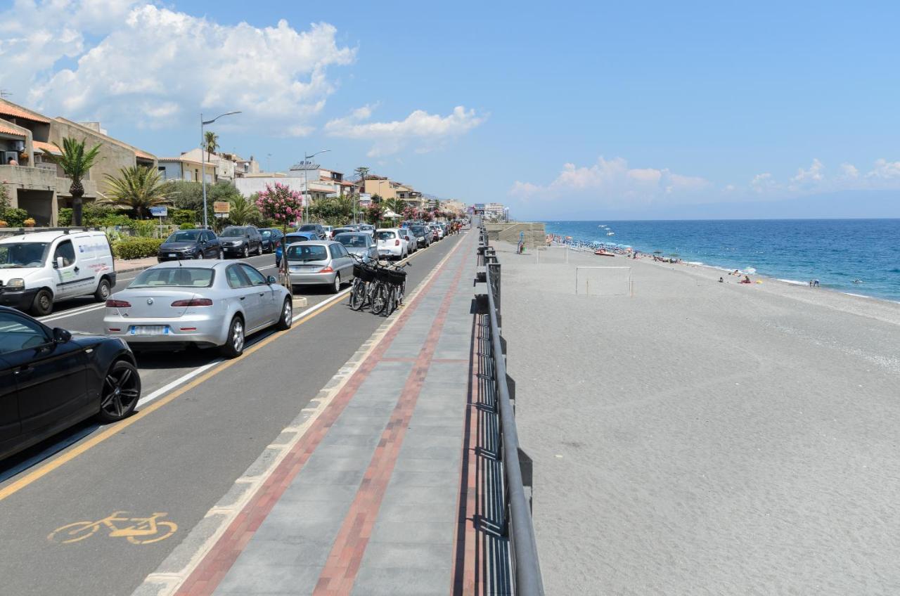 Marina D'Agro Residence Santa Teresa Di Riva Dış mekan fotoğraf