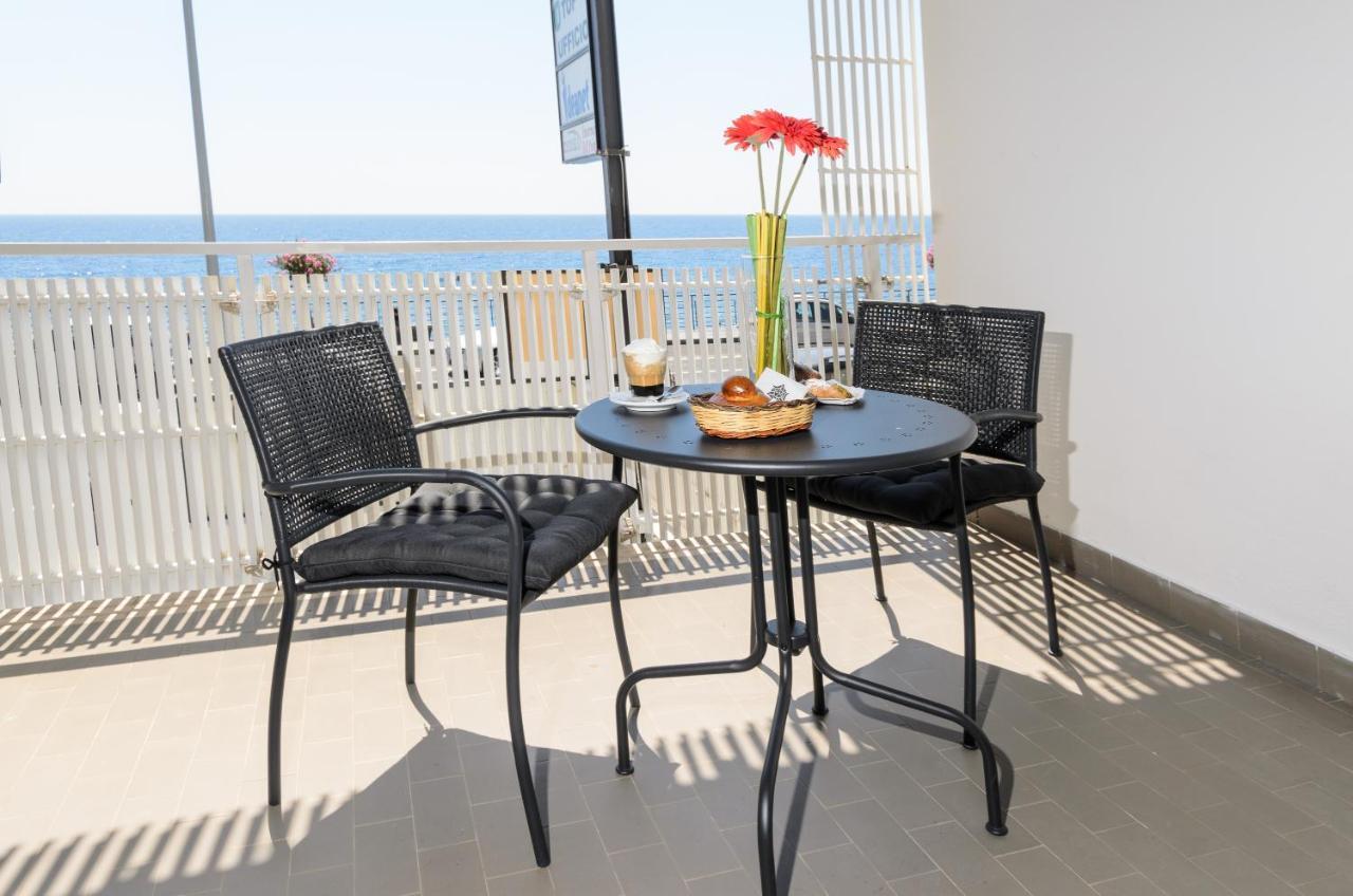 Marina D'Agro Residence Santa Teresa Di Riva Dış mekan fotoğraf