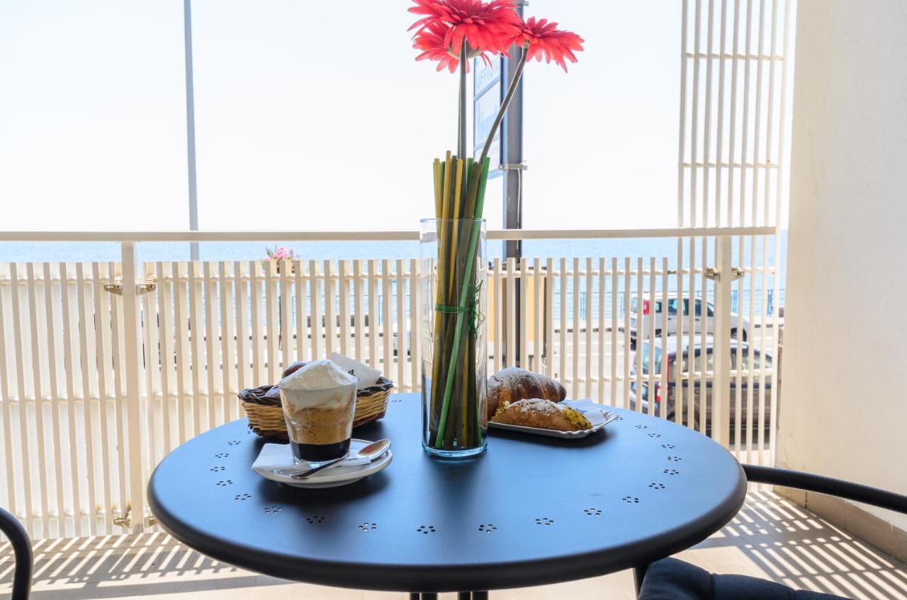 Marina D'Agro Residence Santa Teresa Di Riva Dış mekan fotoğraf