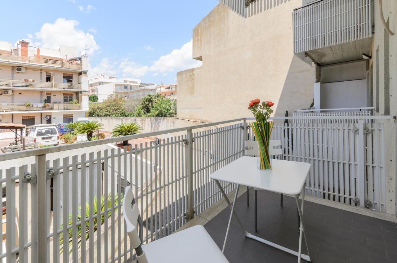 Marina D'Agro Residence Santa Teresa Di Riva Dış mekan fotoğraf