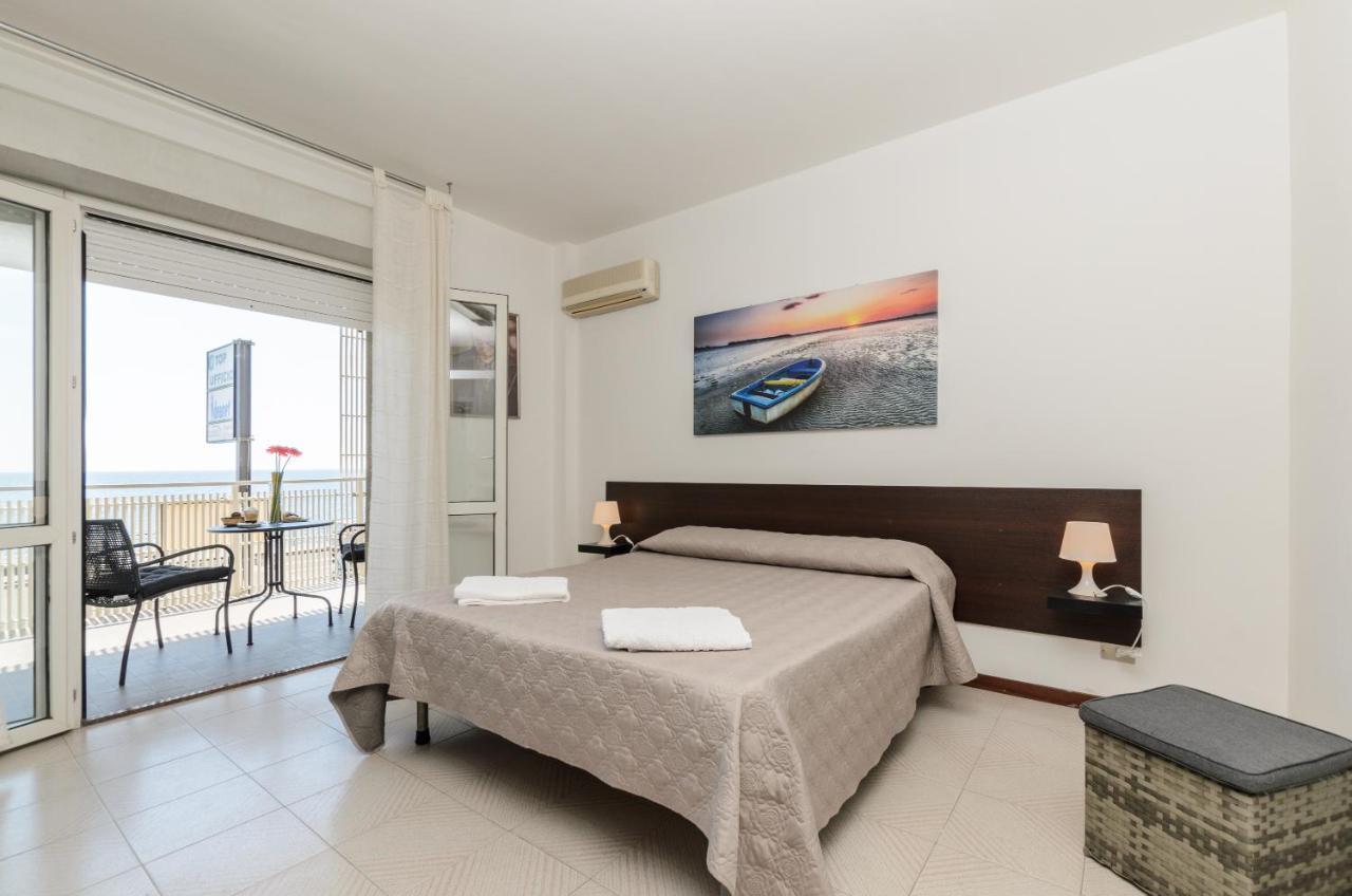 Marina D'Agro Residence Santa Teresa Di Riva Dış mekan fotoğraf